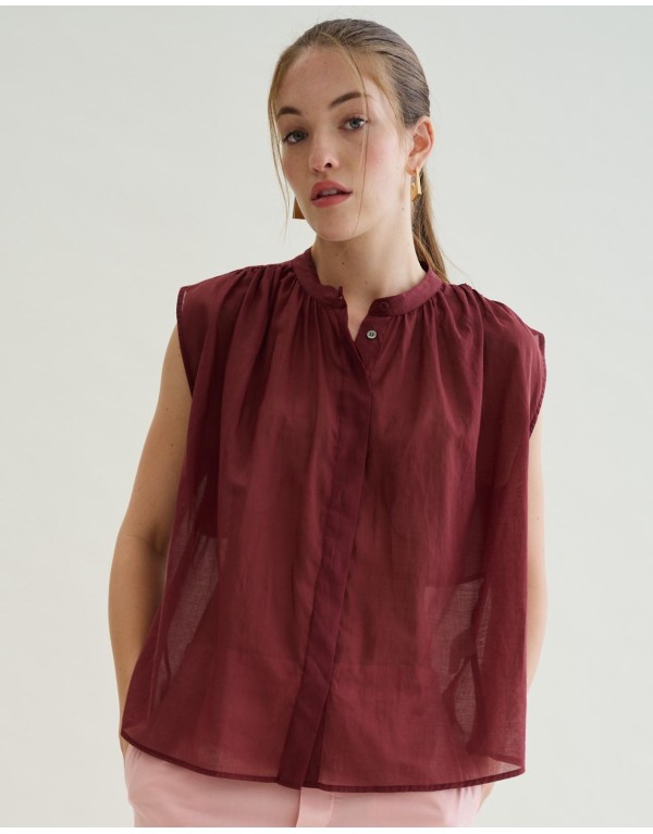 Blusa in Mussola "Burgundy"": Eleganza Impalpabile Il Capo