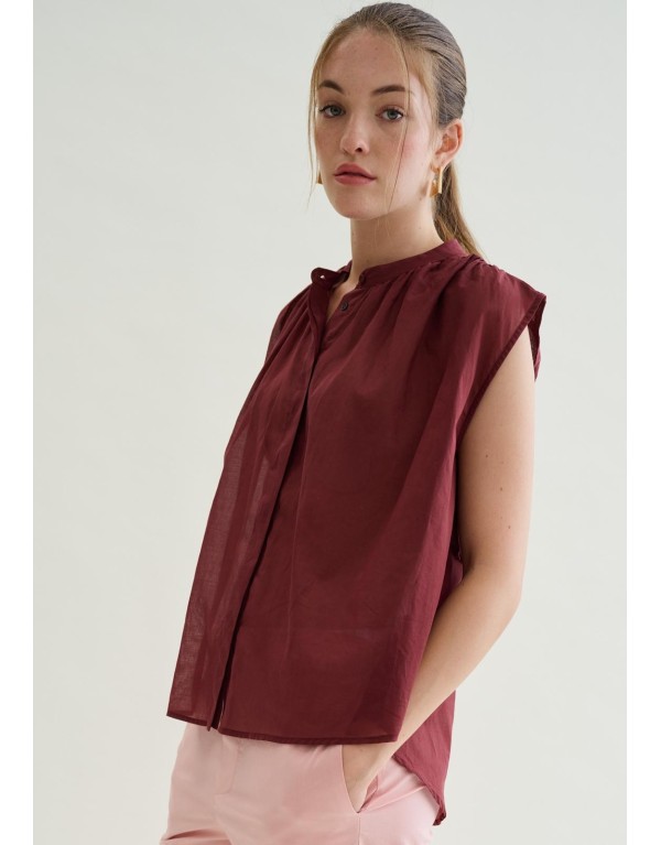 Blusa in Mussola "Burgundy"": Eleganza Impalpabile Il Capo