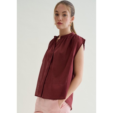 Blusa in Mussola "Burgundy"": Eleganza Impalpabile Il Capo