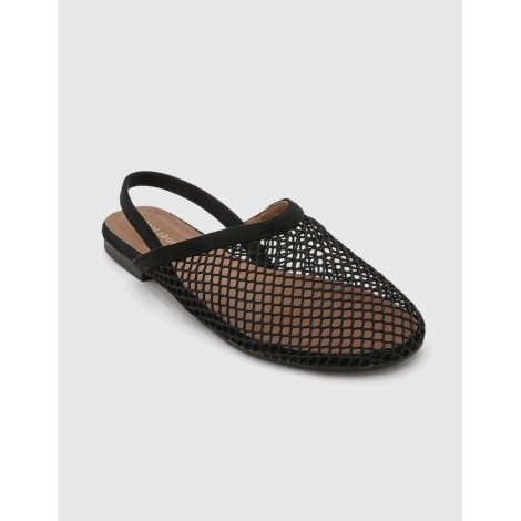 La ballerina slingback in mesh nero: L’eleganza della trasparenza