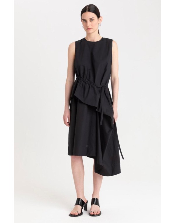 Abito Midi Nero Asimmetrico – Eleganza Architettonica
