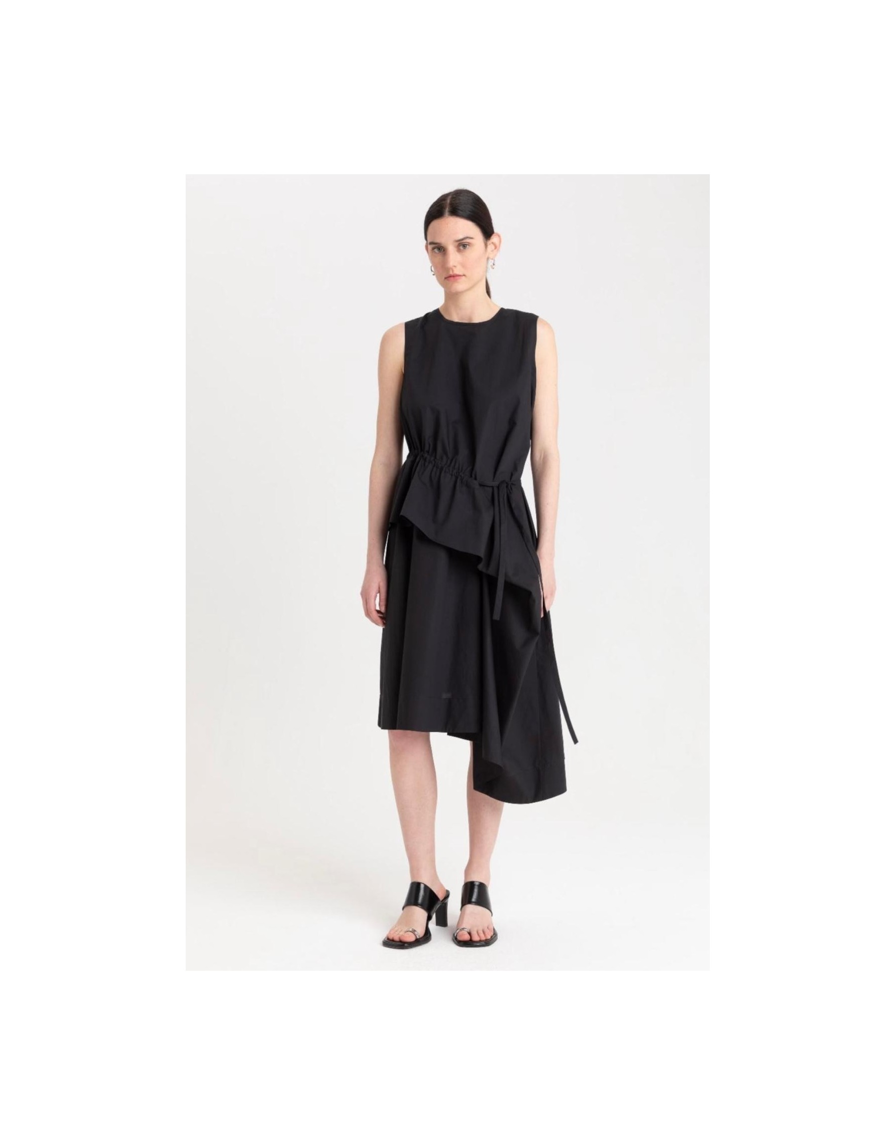 Abito Midi Nero Asimmetrico – Eleganza Architettonica