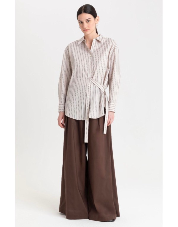 Camicia Rigata con Cintura – Raffinatezza Contemporanea