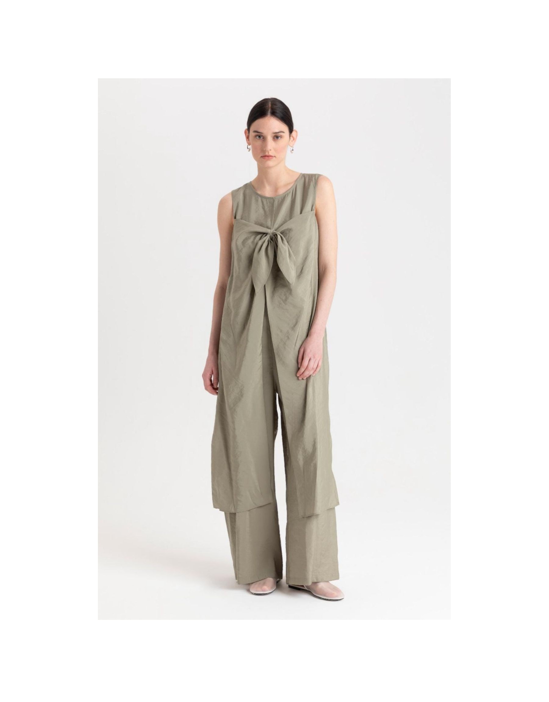 Tuta Full-Length con Maxi Nodo Frontale – Color Salvia