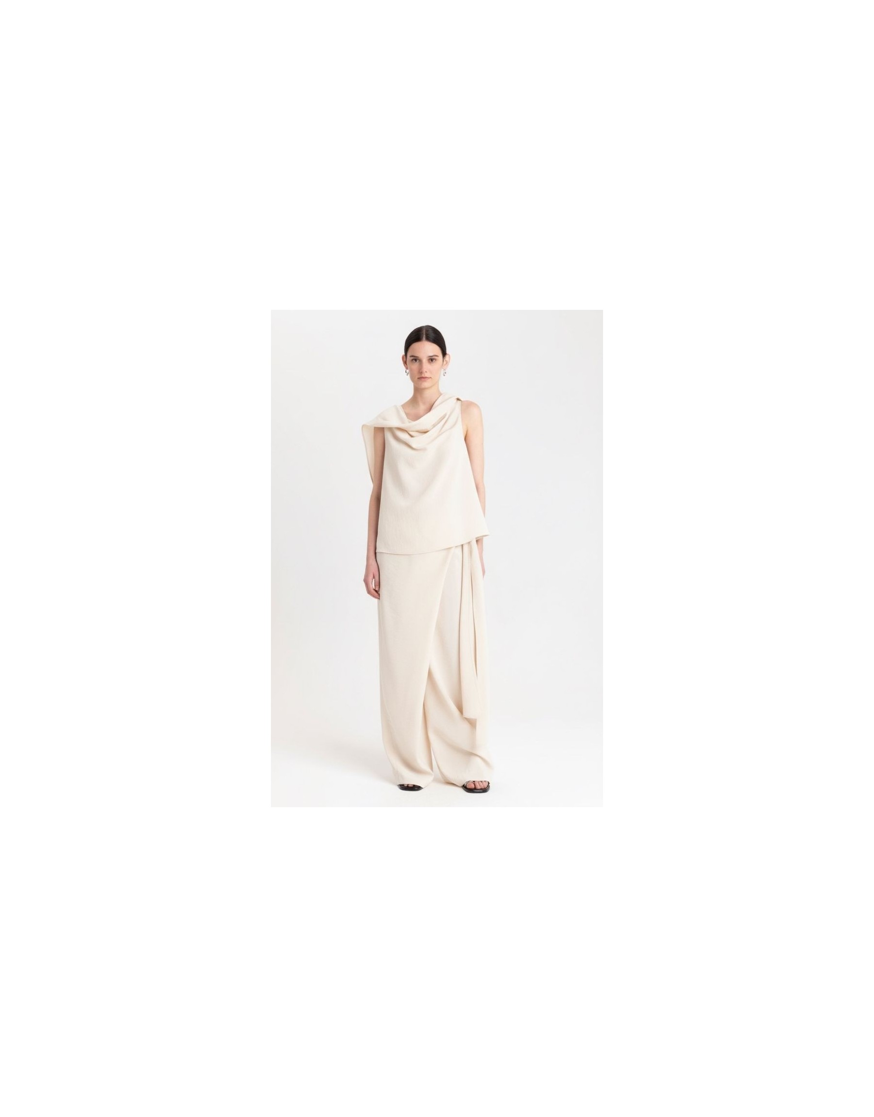 Top Smanicato con Scollo a Drappeggio