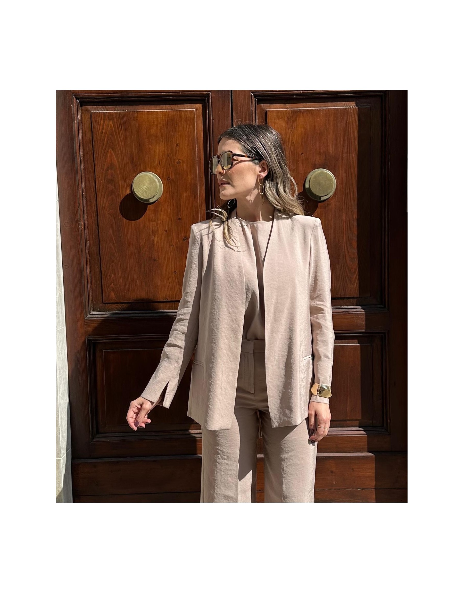 Blazer Minimal Senza Collo – Eleganza Contemporanea