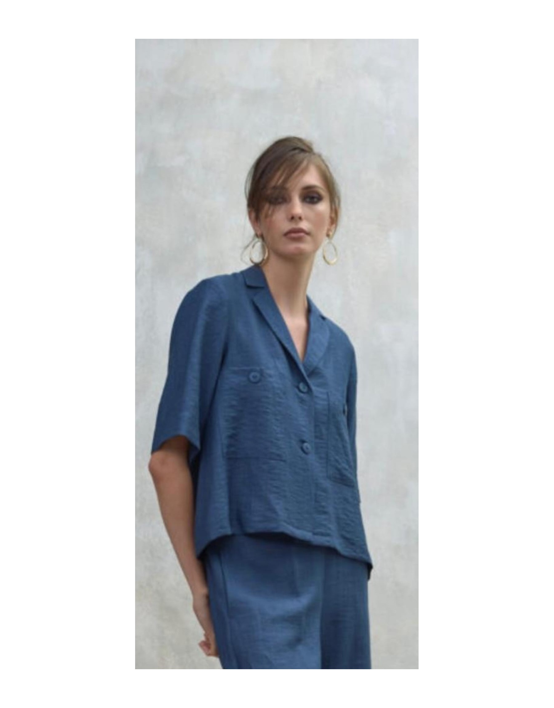 Giacchina Penelope "Boxy" in Lino e Viscosa – Freschezza e Stile Contemporaneo