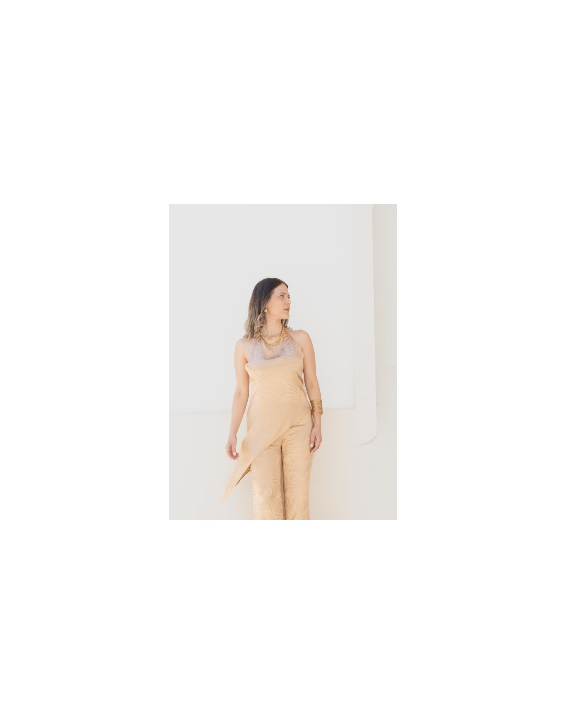 Top Asimmetrico con Scollo all'Americana – Oro Antico