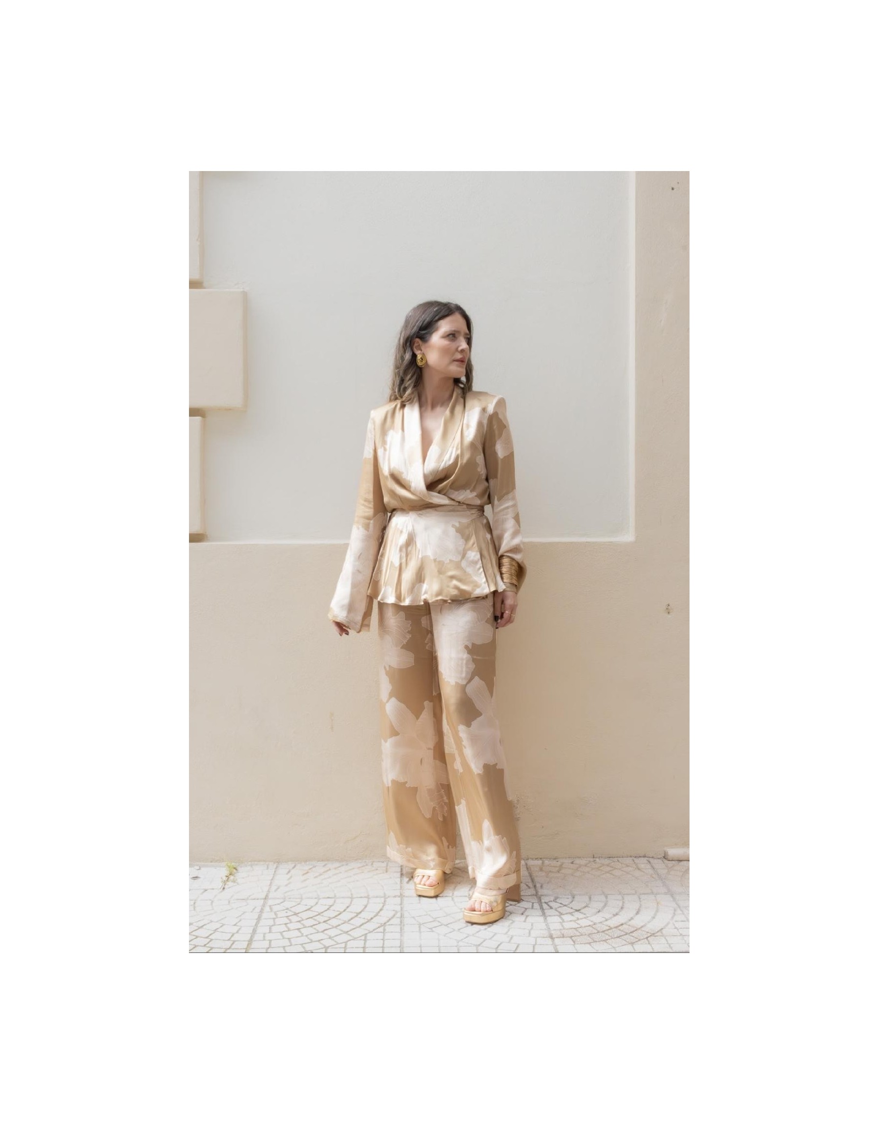 Pantaloni Palazzo  con Stampa Floreale Bianca su Fondo Champagne