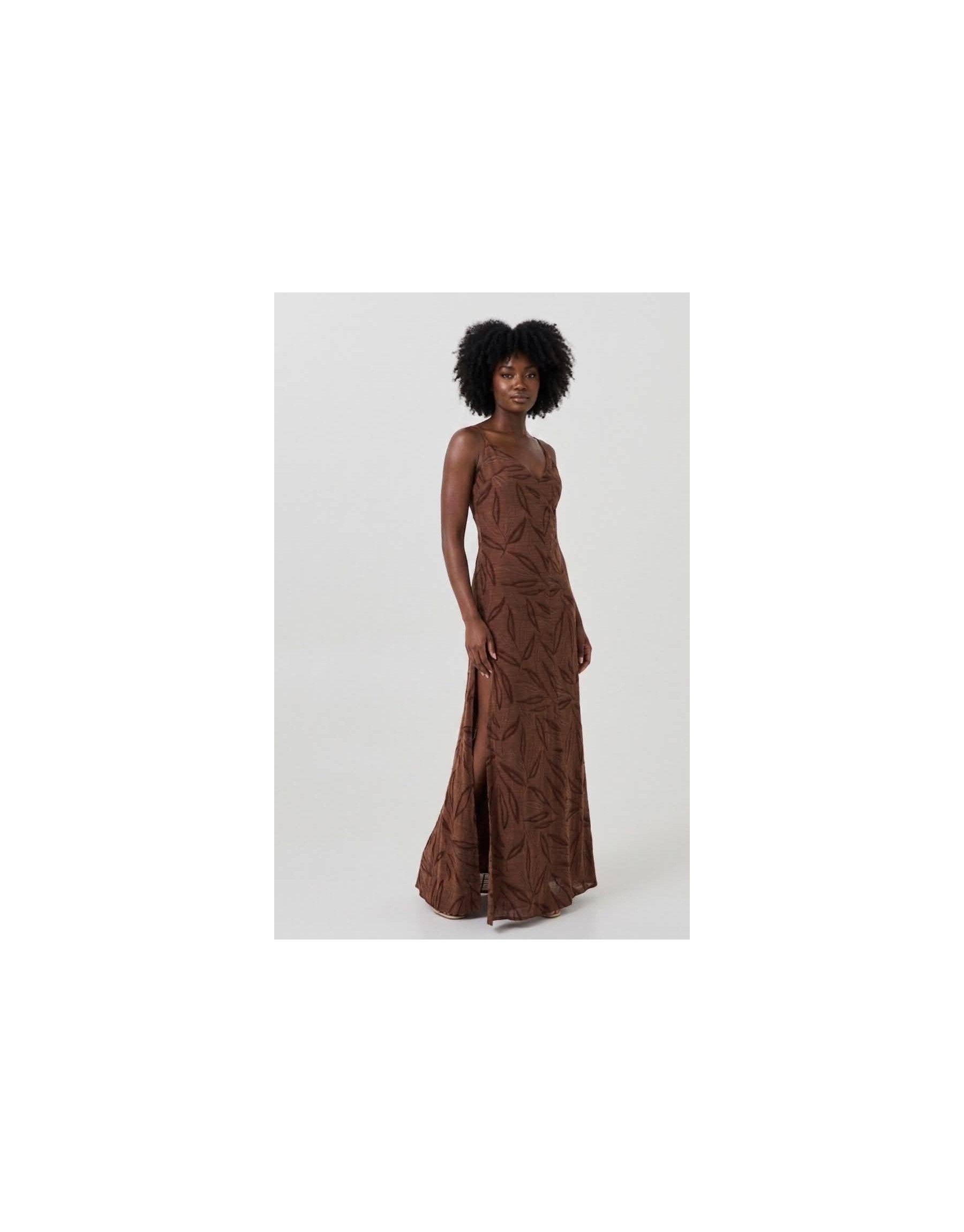 Sinfonia di Movimento: Il Maxi Dress in Cotone e Viscosa